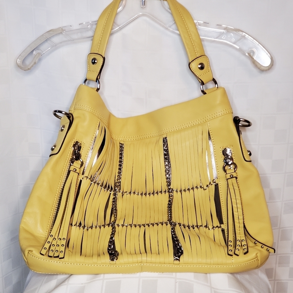 B Makowsky Shoulder Bag - Picture 3 of 10
